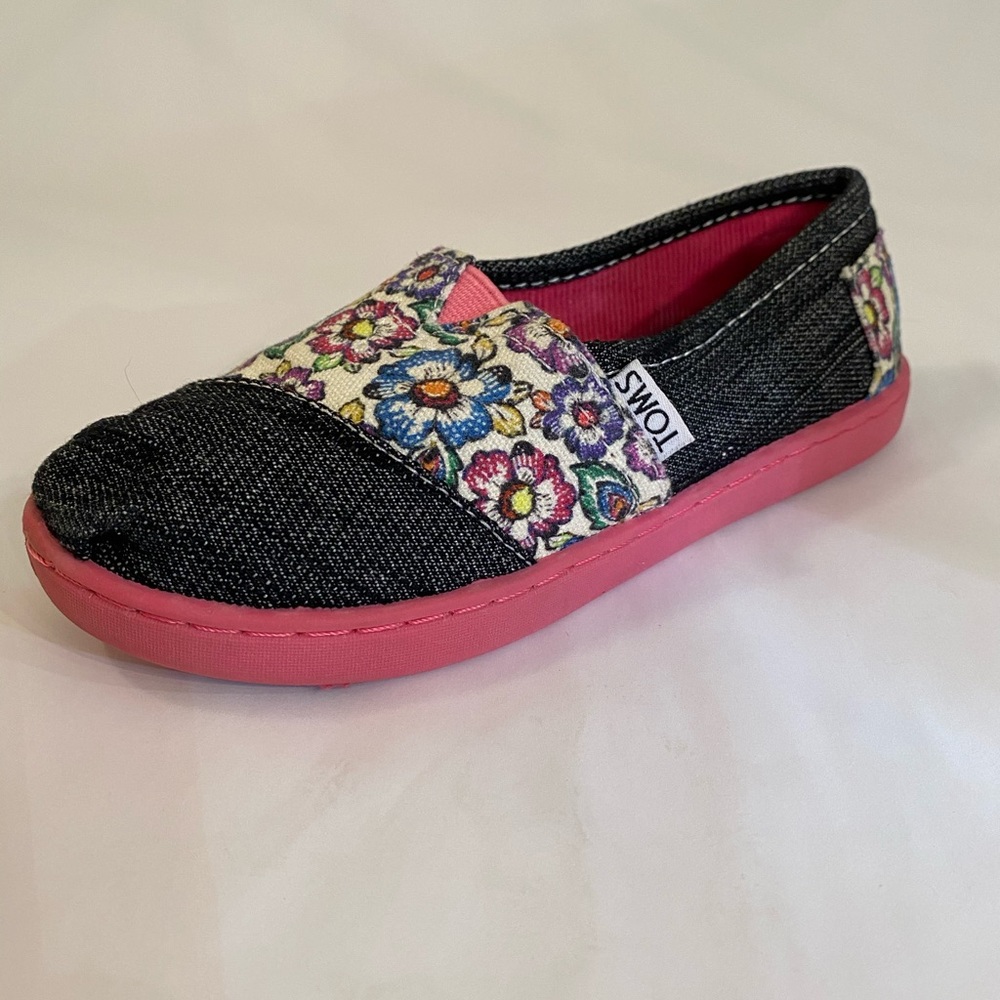 TOMS Shoes Size 13 Youth